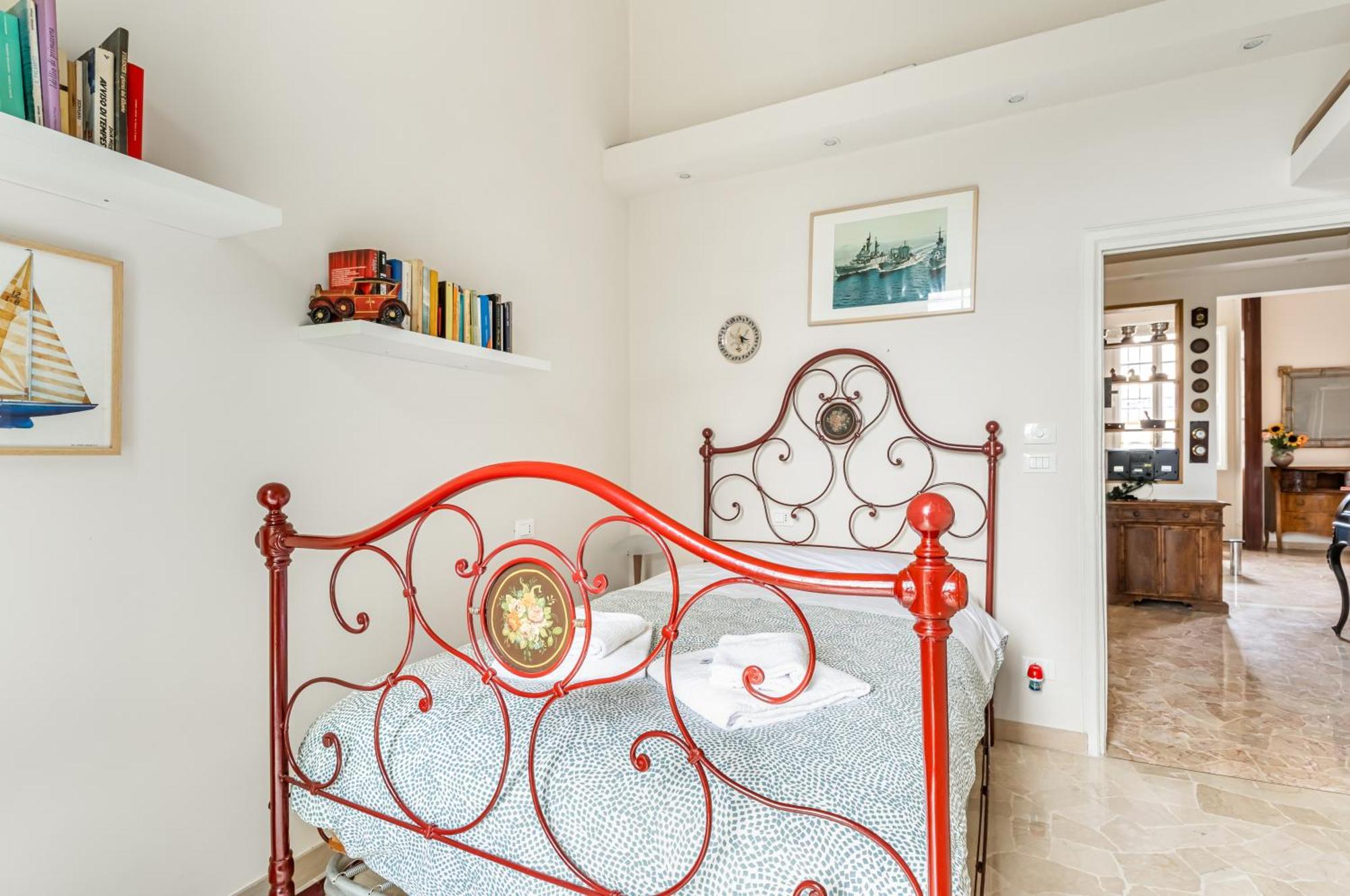 Bright Apartment With Private Garden And Balcony ฟลอเรนซ์ ภายนอก รูปภาพ