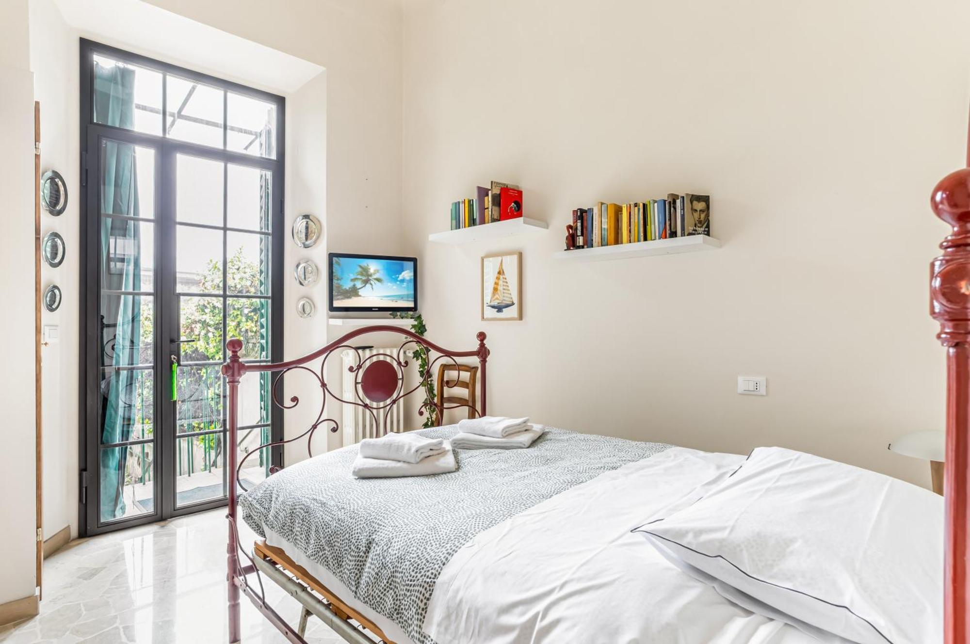Bright Apartment With Private Garden And Balcony ฟลอเรนซ์ ภายนอก รูปภาพ