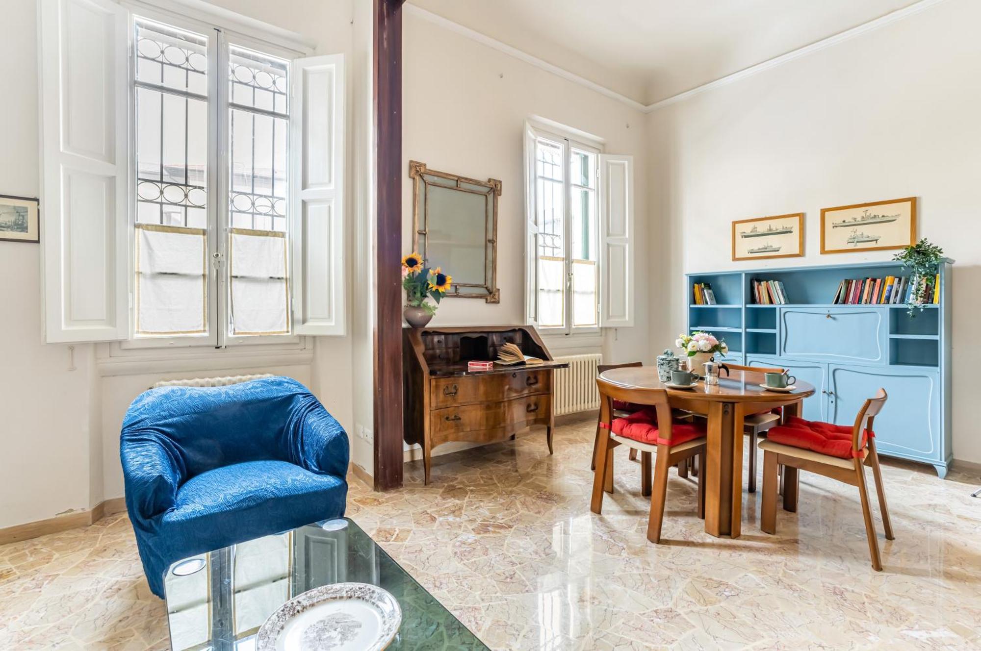 Bright Apartment With Private Garden And Balcony ฟลอเรนซ์ ภายนอก รูปภาพ